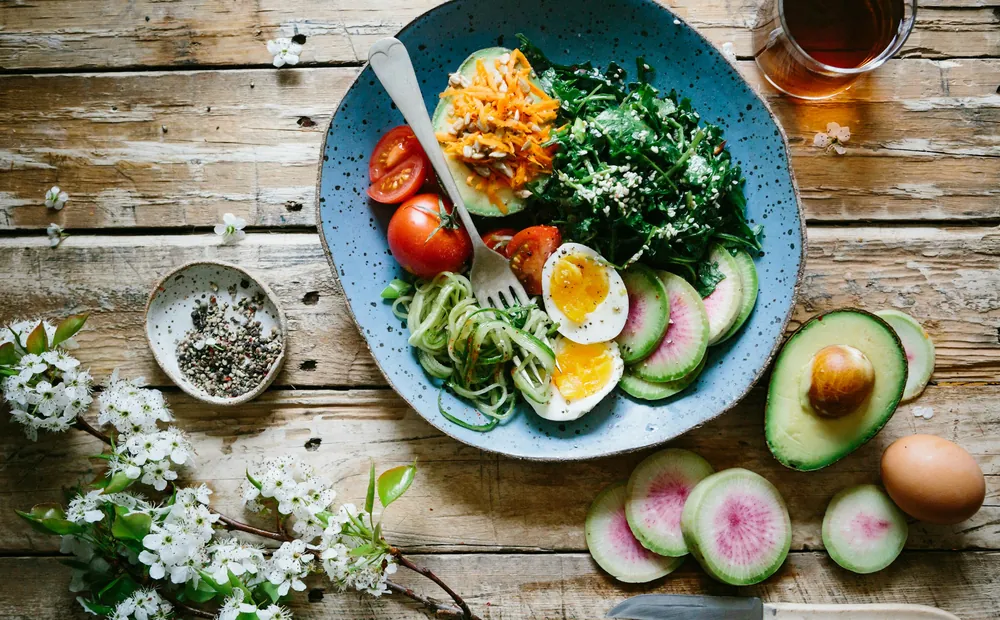 Eggs, greens and avocado: a thyroid-friendly breakfast